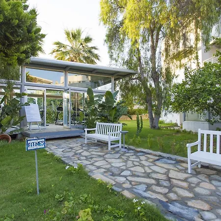 Charm Beach Hotel 4*