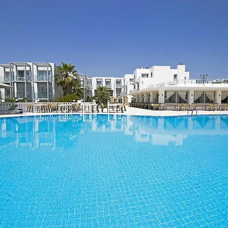 Charm Beach 4*