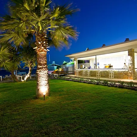 Hotel Charm Beach 4*