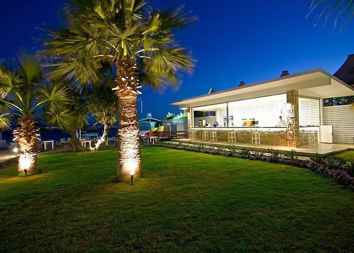 فندق Charm Beach 4*