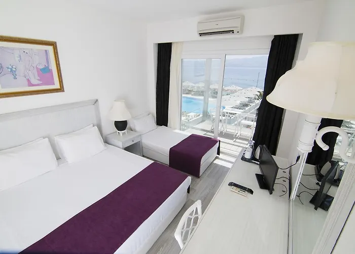 Charm Beach 4*