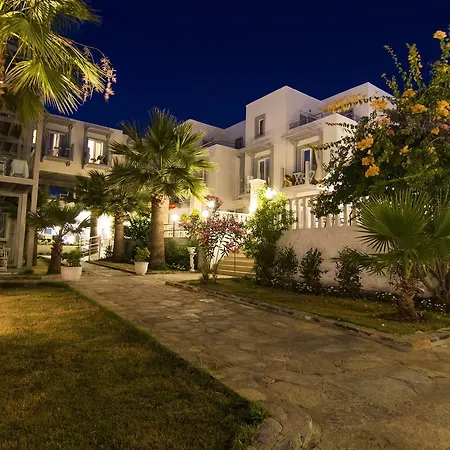 Charm Beach 4*